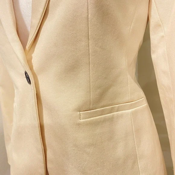 Banana Republic Cream Tailored Blazer long and lean- fit washable Bi-stretch 4 - Picture 2 of 6